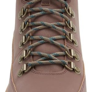 Teva Midform Boot NWOT